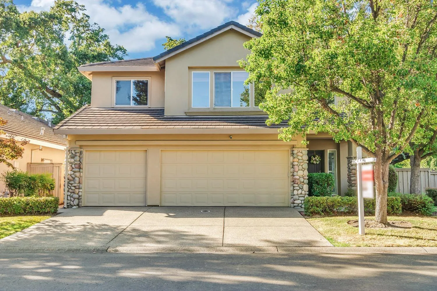 1060 Eileen Way photo 1