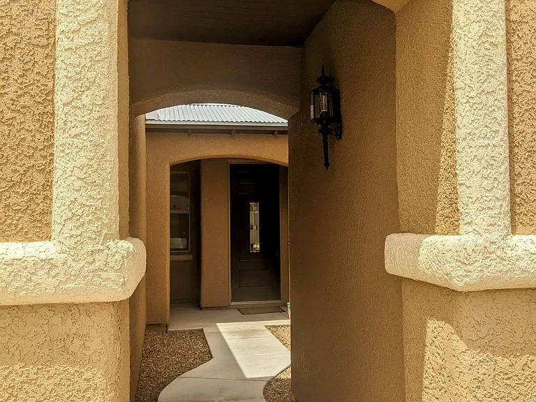 1184 Marchbanks Dr — Photo 2