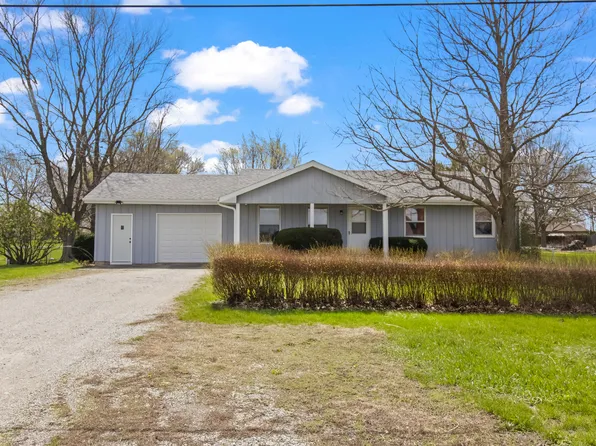 812 W 3rd St, Gilman, IL 60938