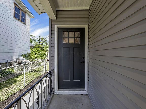4th image of 582 Siebert St