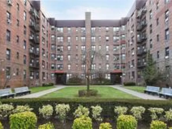 2240 Burnett Street image 1 of 16