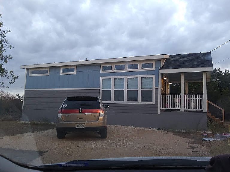 1st image of 1363 Lakeshore Dr N