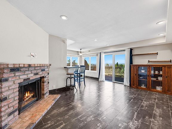 5th image of 2319 Curlew St Unit 4