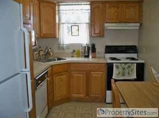 31 W Bay Shore Rd, Bay Shore, NY 11706