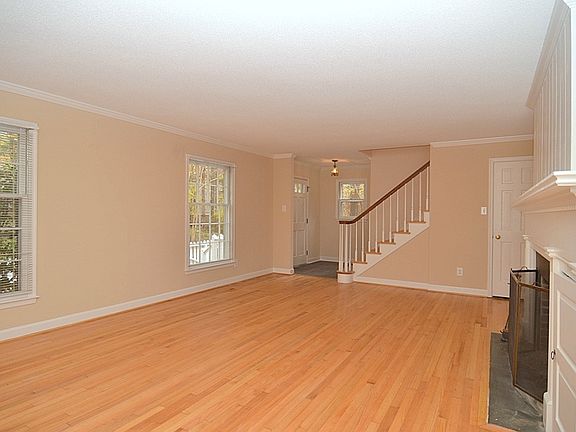 5th image of 2425 Rosewood Ct