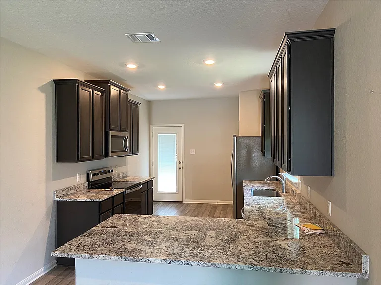 509 Congress Way — Photo 9