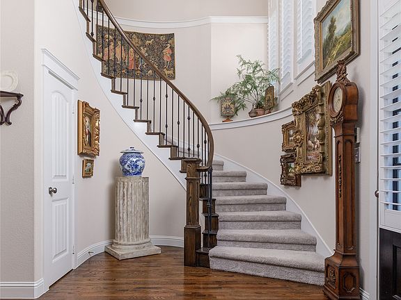 5th image of 2500 Addison St