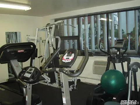 650 Shore Rd #1Q — Photo 3