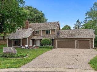 6810 Sand Ridge Rd, Eden Prairie, MN 55346