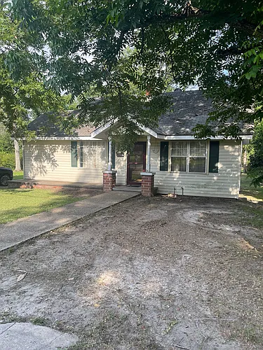 404 Kenworth St Photo 1