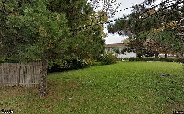 2nd image of 3126 175th St