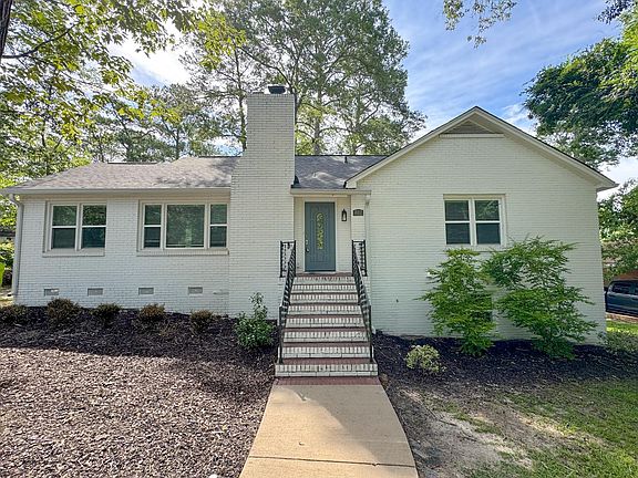 3rd image of 402 Arbor Dr