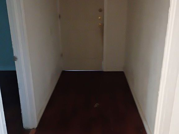 3rd image of 323 E Fordyce Ave