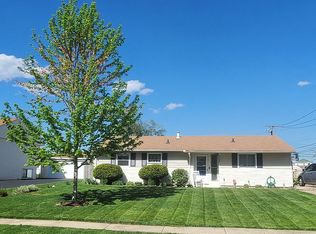 7609 Larchwood Ln, Woodridge, IL