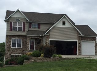 21621 Little John Dr, Liberty, MO 64068