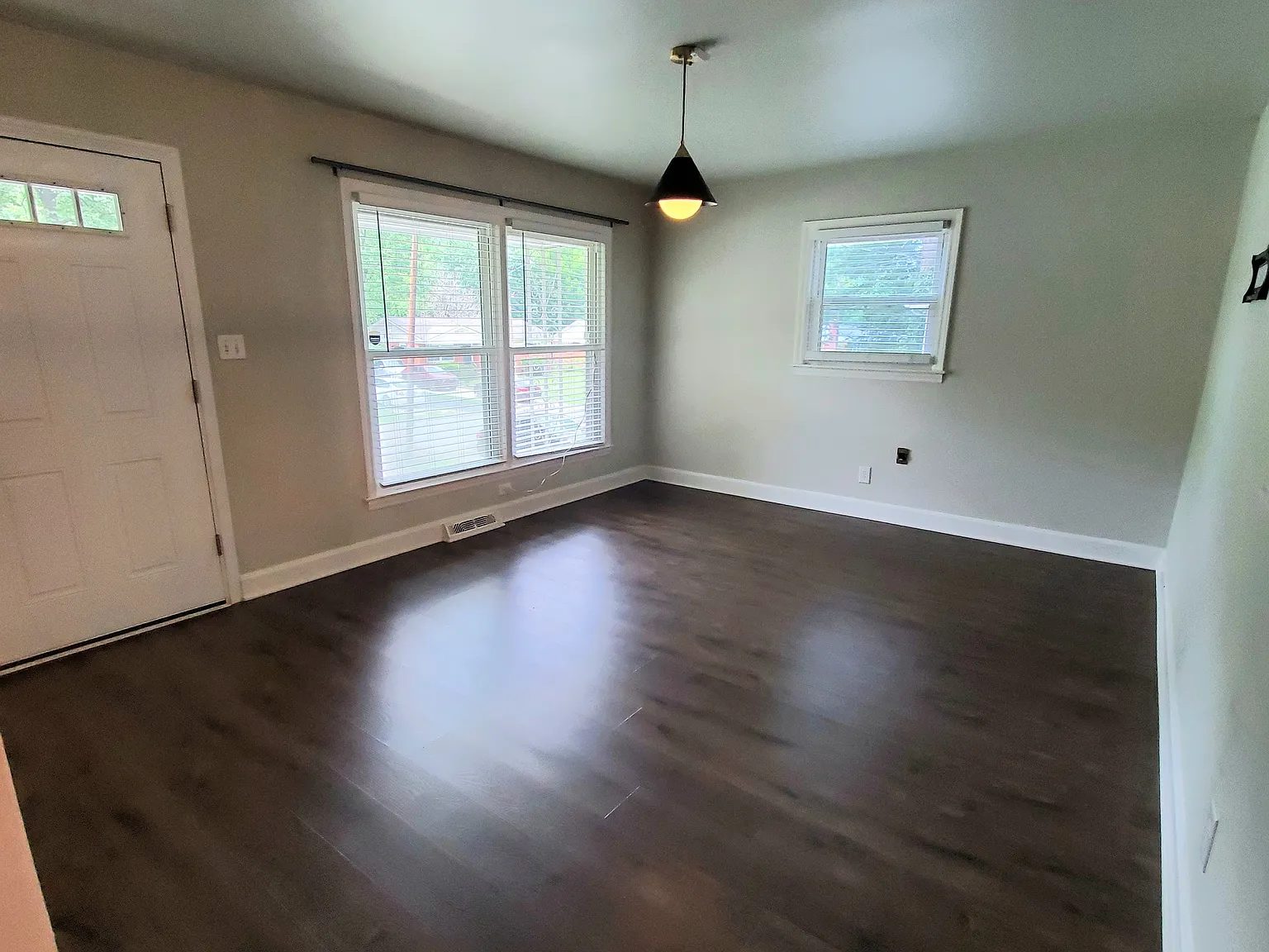 3 bed, 1200 sqft, $1,695 — Photo 4