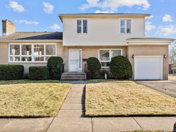 39 Hopkins Drive, New Haven, CT 06512