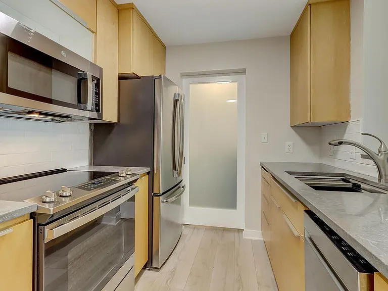 1074 Peachtree Walk NE #B222 — Photo 9