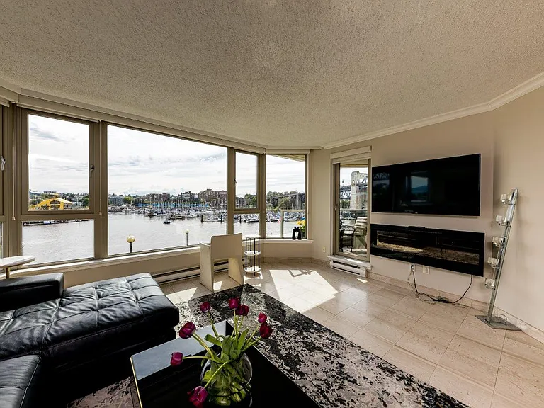 1675 Hornby St #304 — Photo 3