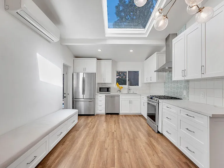 5338 Campo Rd — Photo 4