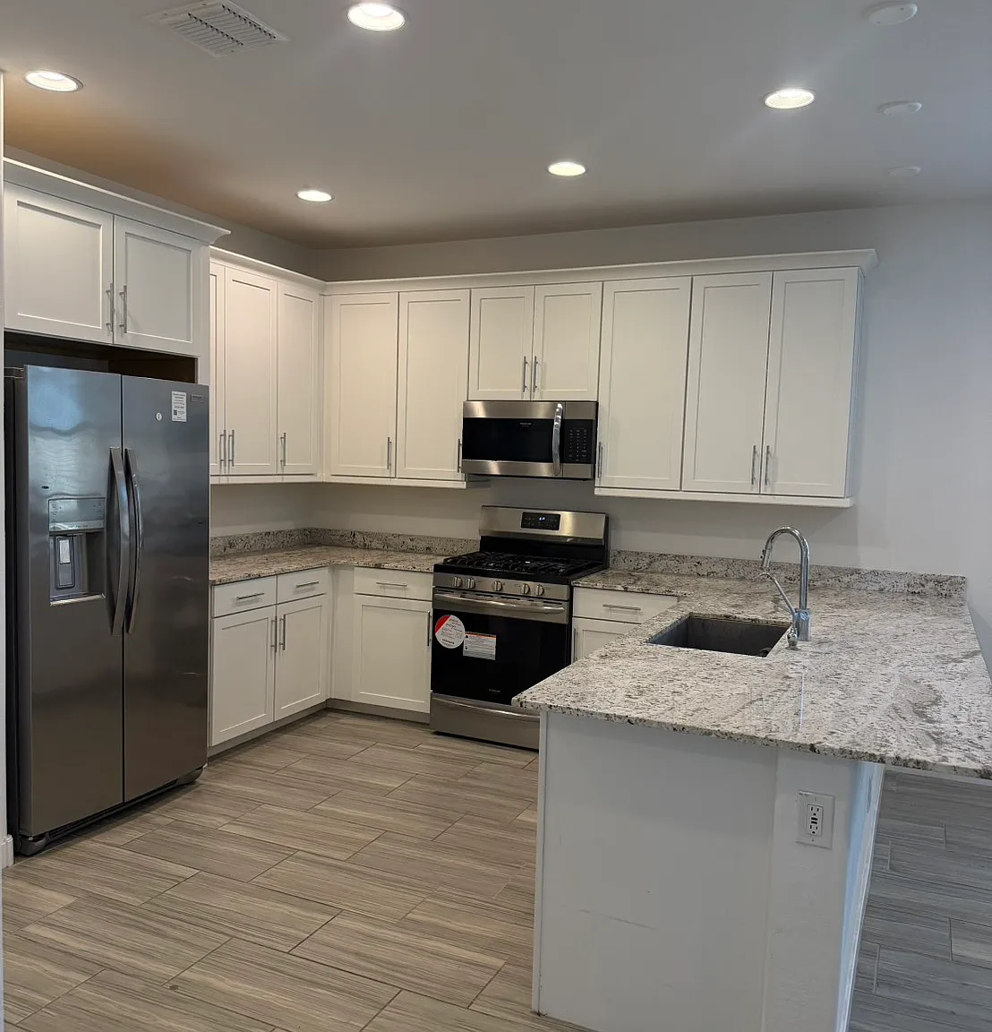 5 bed, 1953 sqft, $3,000 — Photo 2