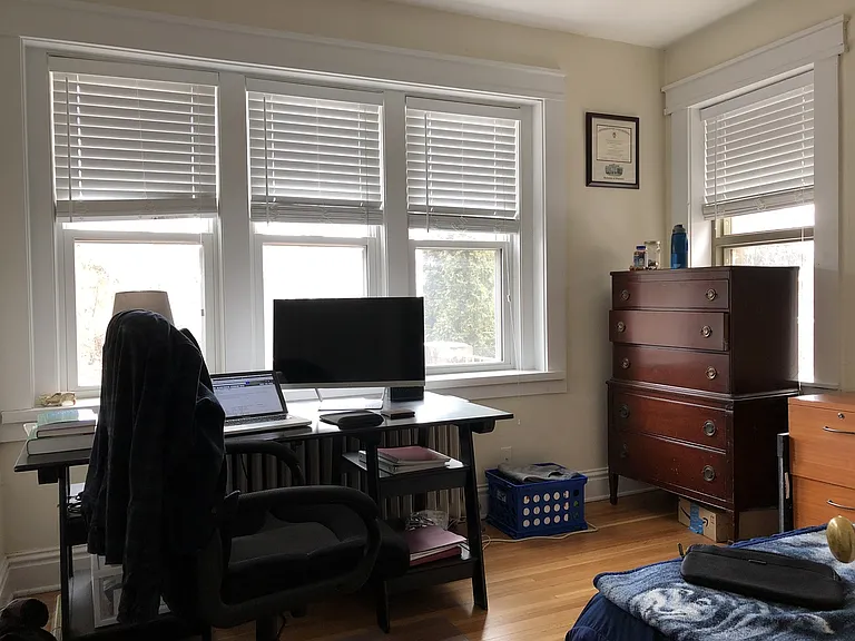 1629 E Superior — Photo 13