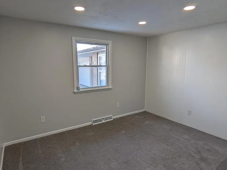 6422 Portage St NW — Photo 8