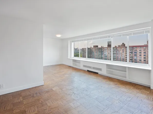 392 Central Park West image 1 of 7