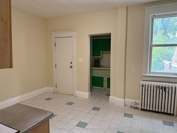 4th image of 27 Dixon Ave