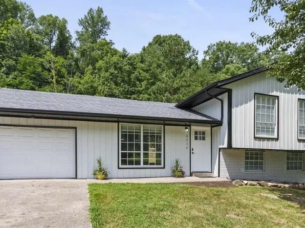 8236 Carla Dr, Ashland, KY 41102