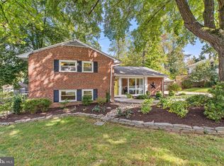 7518 Axton St, Springfield, VA 22151