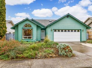 290 Arnos St, Talent, OR 97540