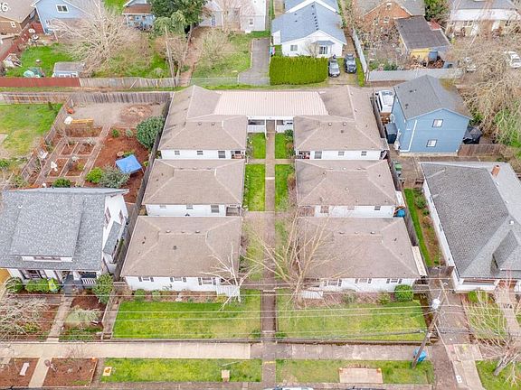 3rd image of 648 Breys Ave NE