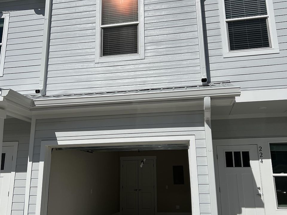 1st image of 224 Date Palm Ln #1