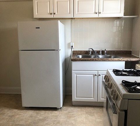 3rd image of 3951 N Farwell Ave