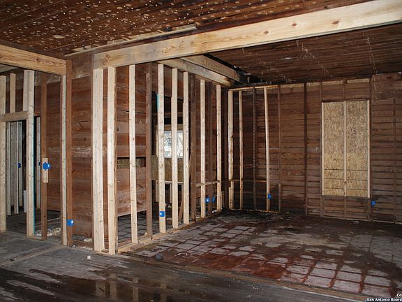 4th image of 418 McKinley Ave