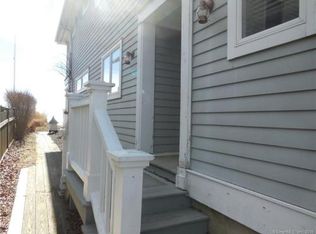 909-911 Fairfield Beach Rd, Fairfield, CT 06824