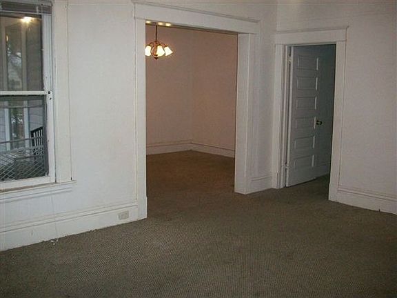 5th image of 306 Spencer St NE