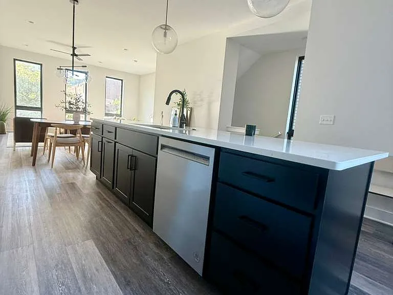 1495 Superior Ave — Photo 14
