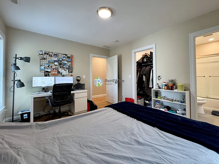 64 Waverly St — Photo 16