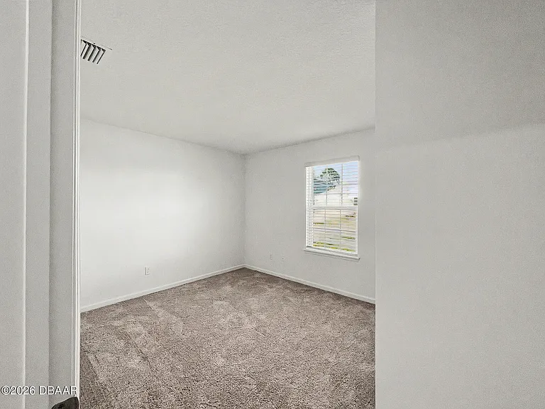 55 Signet Cir — Photo 32