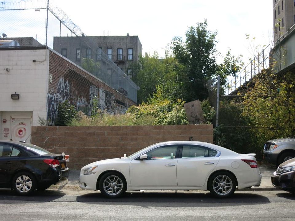 2nd image of 530 Saint Marks Ave