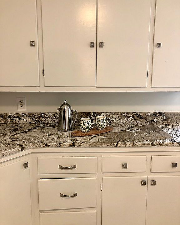 beautiful upgraded granite 