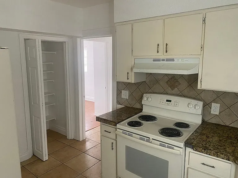 1513 E Lake Ave — Photo 21