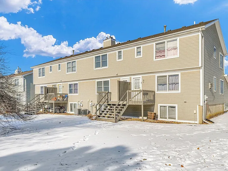 2721 Rainbow Ave — Photo 4