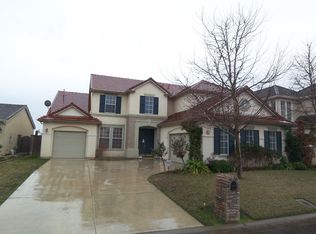 10415 E Fieldstone Ave, Clovis, CA 93619