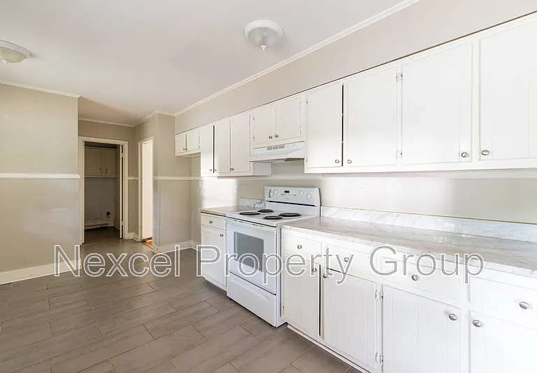 376 N Graham St — Photo 6
