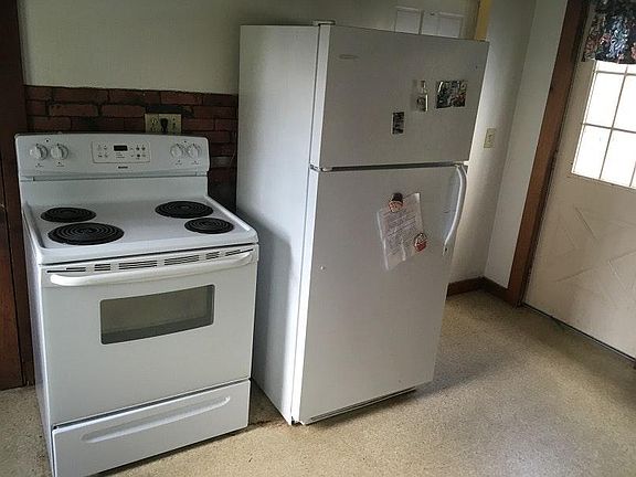 Kitchen stove and fridge