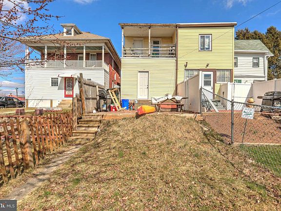 5th image of 28 E Howard St