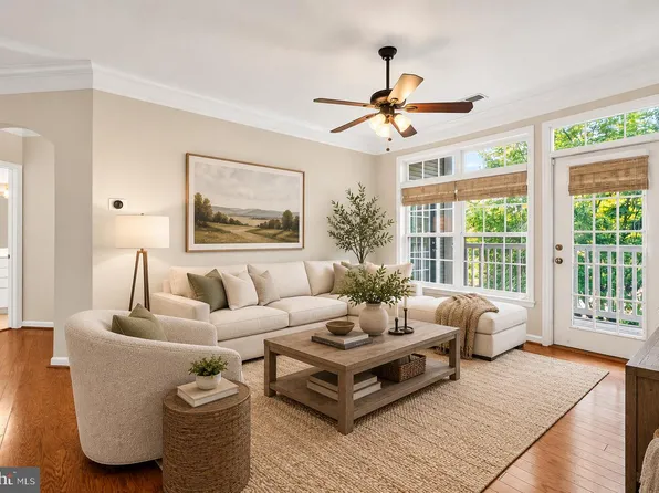 514 Sunset View Ter SE Unit 207, Leesburg, VA 20175